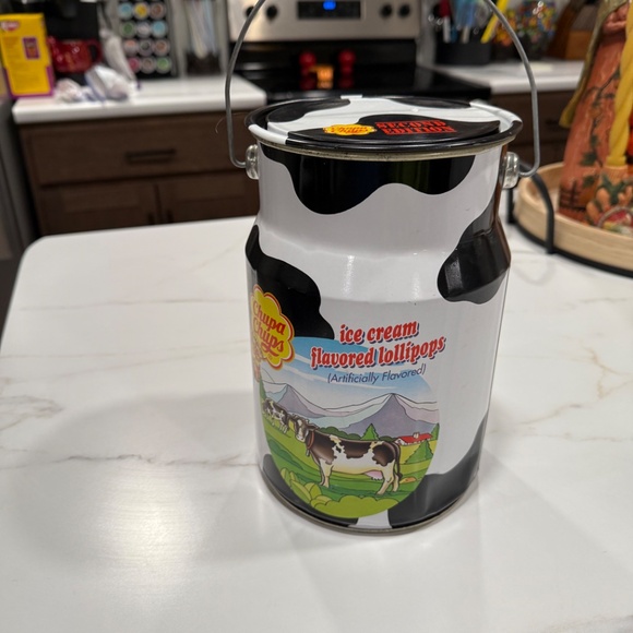 Vintage Chupa Chups Ice Cream Flavored Lollipops Dairy Farm Tin Can Cow/with lid - Picture 3 of 11